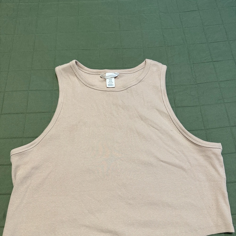 Women’s crop tank top